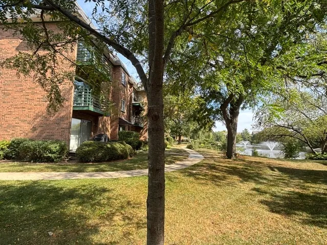 $2,200 | 905 Casey Court, Unit 1, Schaumburg, IL 60173