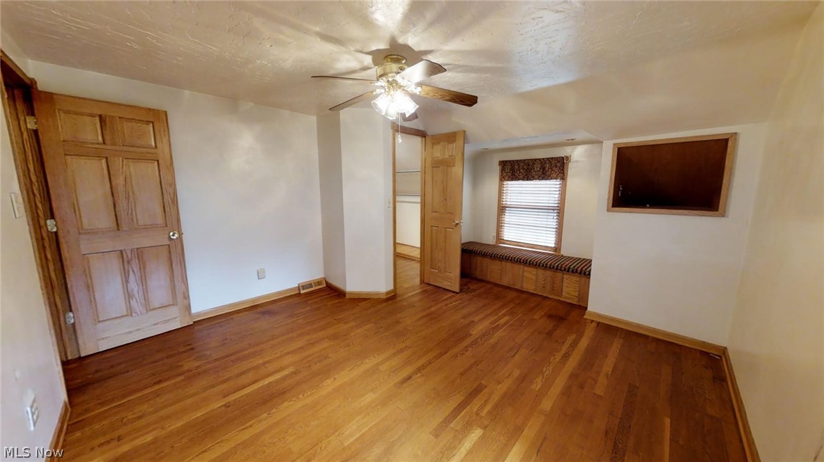1570 Crest Road Cleveland Heights, OH 44121 - Photo 10 of 19 Bedroom #2 with Window Storage Seat and Walk in Closet
