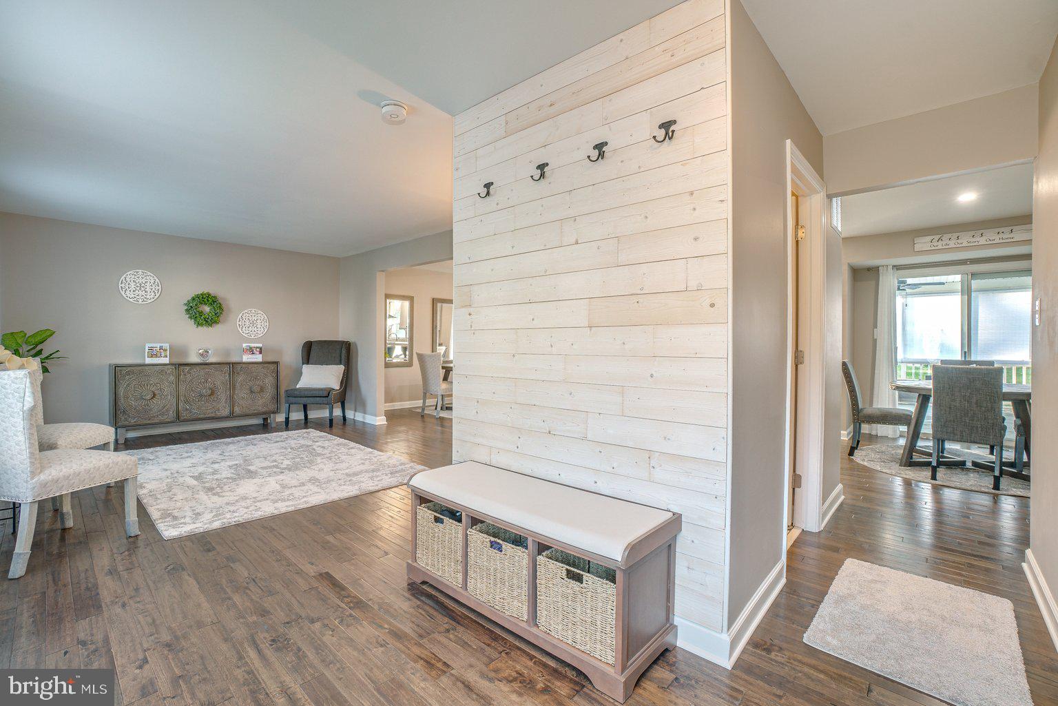 9316 Ramblebrook Road Baltimore, MD 21236 - Photo 3 of 41 Foyer