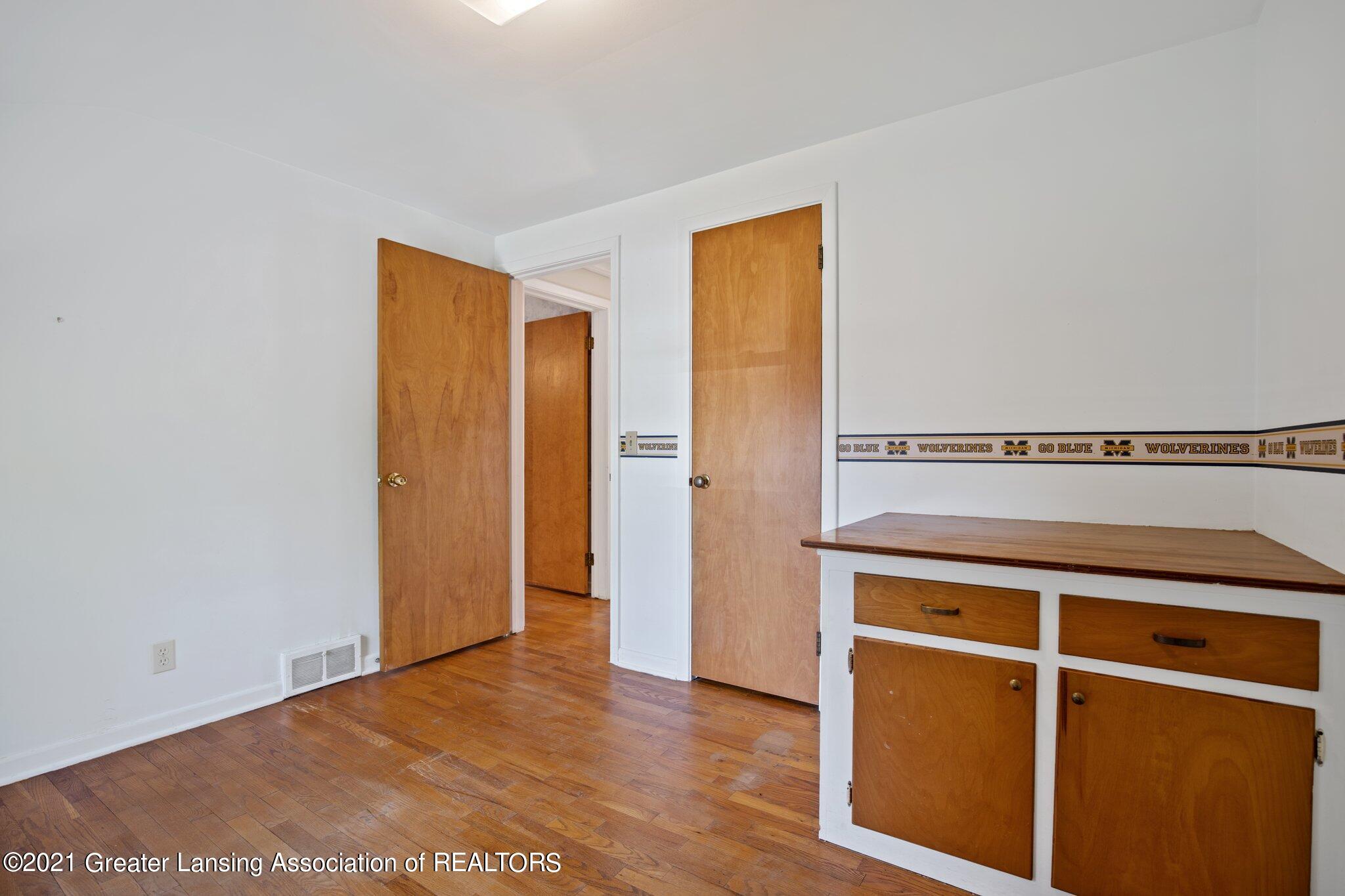 2310 Chatham Road Lansing, MI 48910 - Photo 23 of 24 23-web-or-mls-1P6A7943