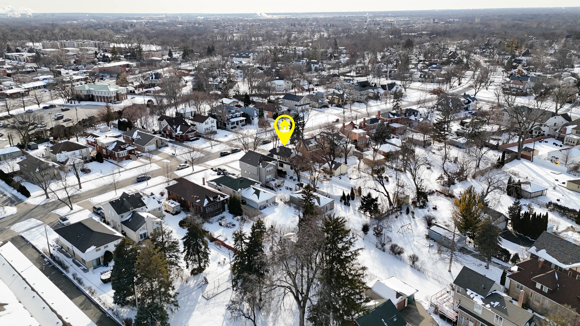 386 Blackhawk Road Riverside, IL 60546 - Photo 43 of 44 an aerial view of multiple house