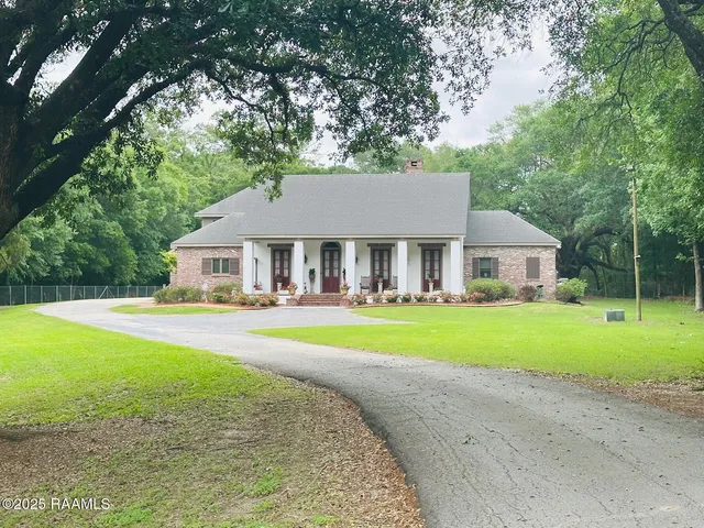 $1,150,000 | 10427 Highway 167, Abbeville, LA 70510