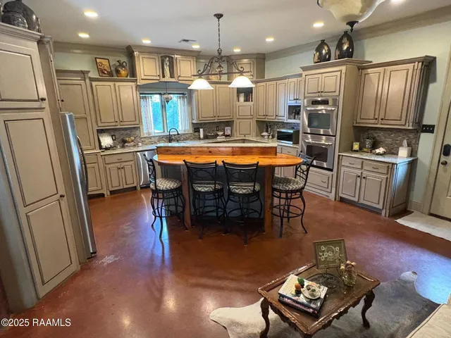 $1,150,000 | 10427 Highway 167, Abbeville, LA 70510
