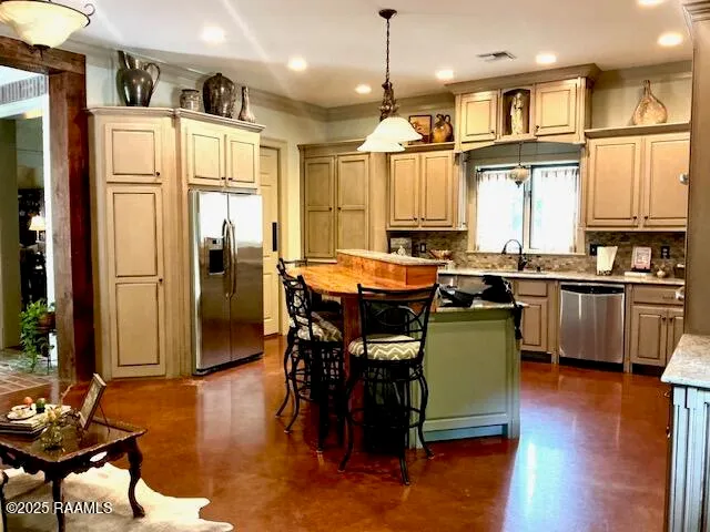 $1,150,000 | 10427 Highway 167, Abbeville, LA 70510