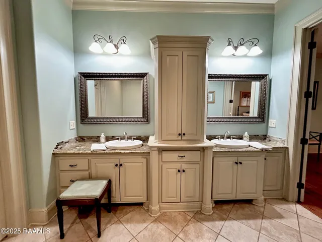 $1,150,000 | 10427 Highway 167, Abbeville, LA 70510