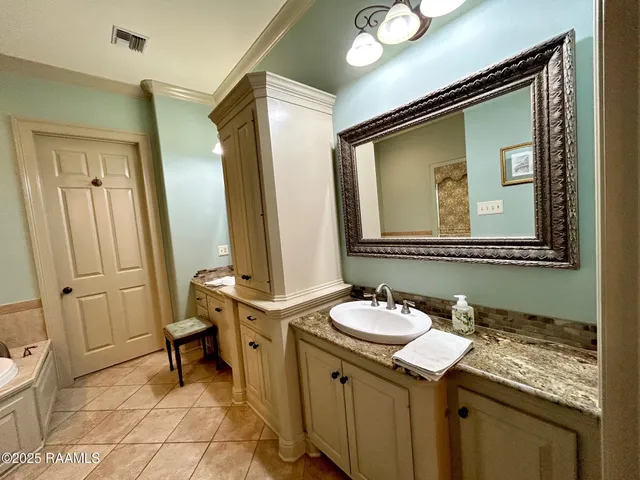 $1,150,000 | 10427 Highway 167, Abbeville, LA 70510