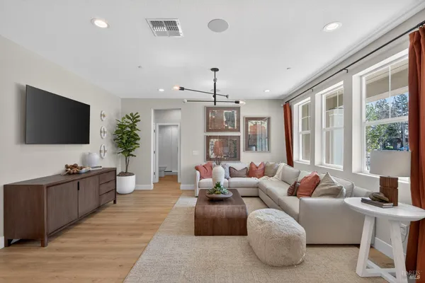 $679,990 | 842 Buckley Drive, Santa Rosa, CA 95407