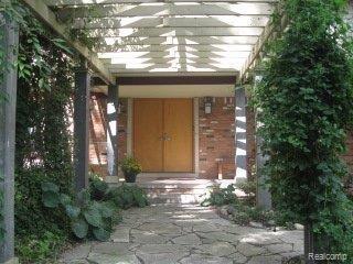 4870 Dover Road Bloomfield Hills, MI 48304 - Photo 9 of 25 Entrance way
