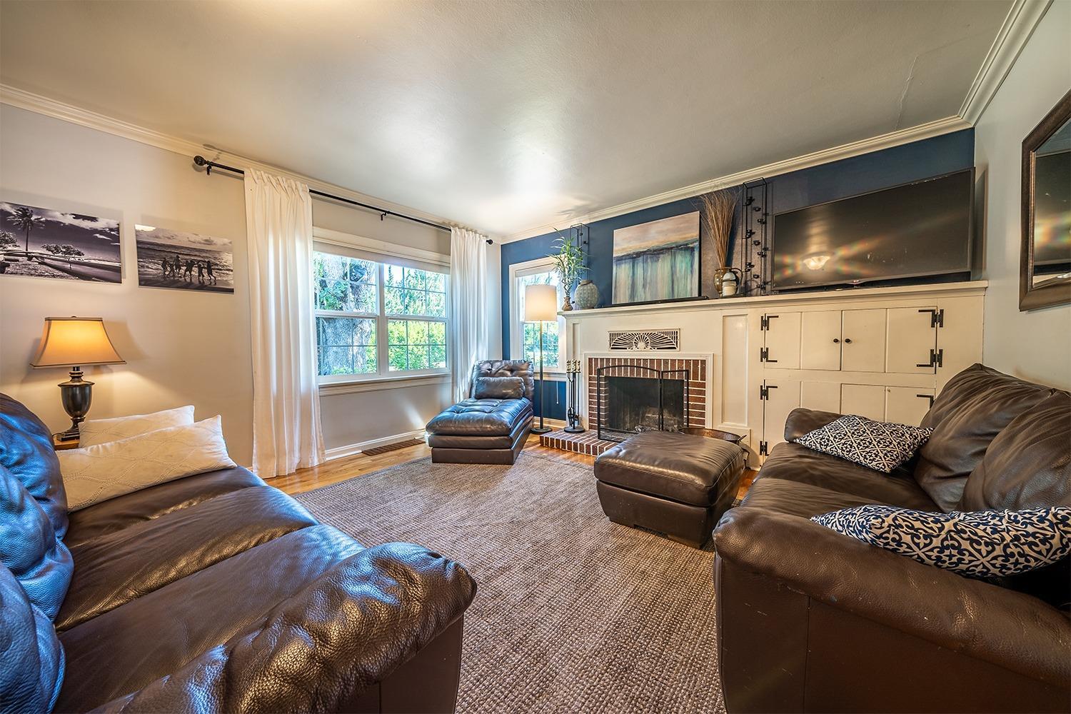 2404 Hillcrest Road Medford, OR 97504 - Photo 13 of 33 Additional Photo