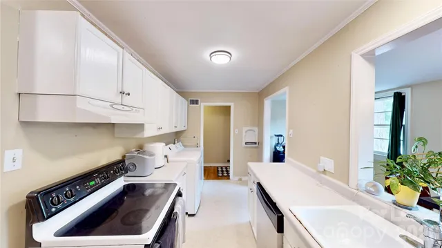 $2,350 | 1136 East Woodlawn Road, Charlotte, NC 28209