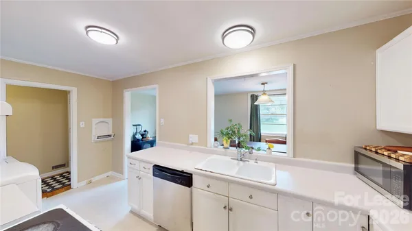 $2,250 | 1136 East Woodlawn Road, Charlotte, NC 28209