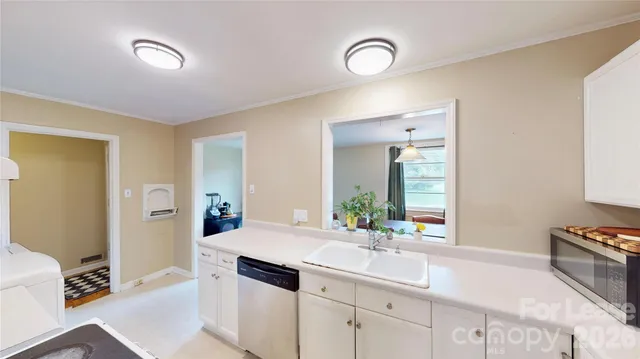 $2,350 | 1136 East Woodlawn Road, Charlotte, NC 28209