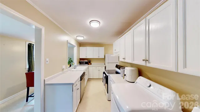 $2,350 | 1136 East Woodlawn Road, Charlotte, NC 28209