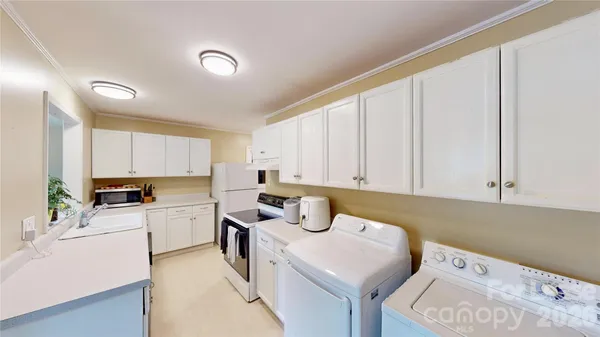 $2,250 | 1136 East Woodlawn Road, Charlotte, NC 28209