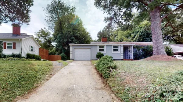 $2,250 | 1136 East Woodlawn Road, Charlotte, NC 28209