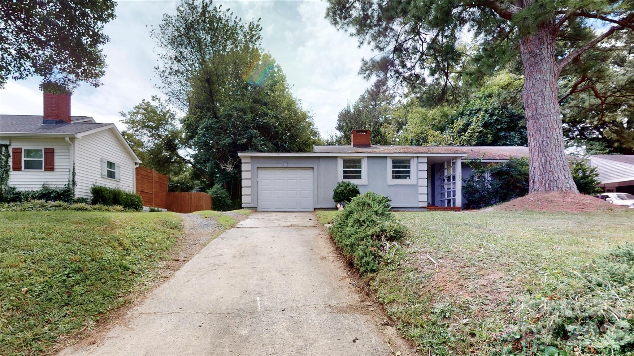 1136 East Woodlawn Road Charlotte, NC 28209 - Photo 2 of 25