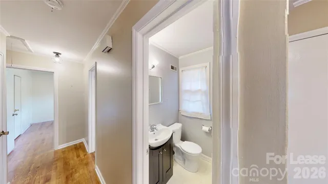 $2,350 | 1136 East Woodlawn Road, Charlotte, NC 28209