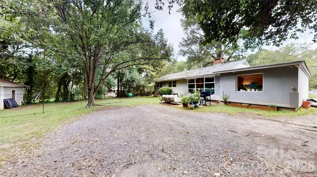 $2,350 | 1136 East Woodlawn Road, Charlotte, NC 28209