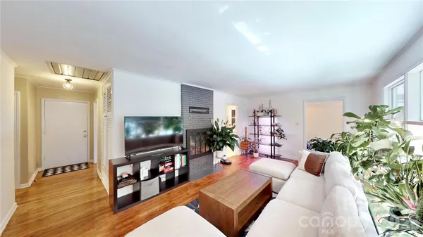 $2,250 | 1136 East Woodlawn Road, Charlotte, NC 28209