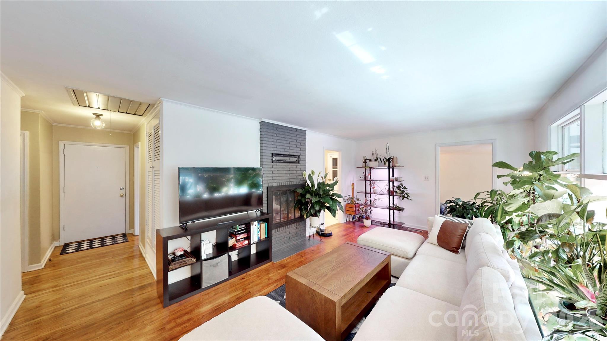 1136 East Woodlawn Road Charlotte, NC 28209 - Photo 4 of 25