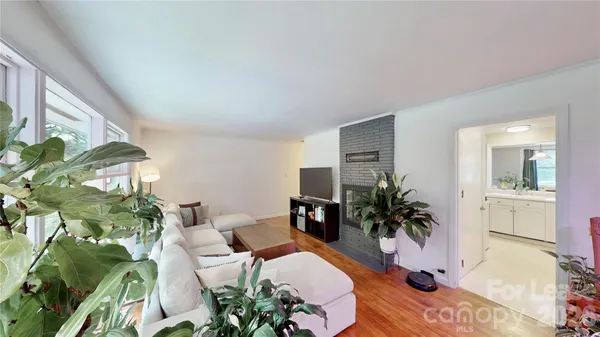 $2,250 | 1136 East Woodlawn Road, Charlotte, NC 28209