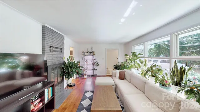 $2,350 | 1136 East Woodlawn Road, Charlotte, NC 28209