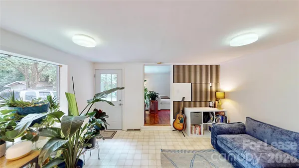 $2,250 | 1136 East Woodlawn Road, Charlotte, NC 28209