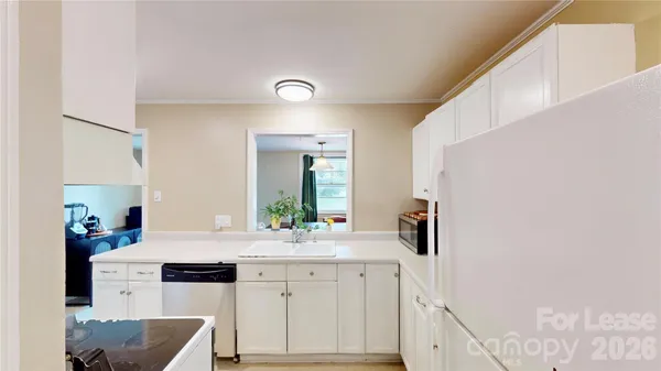 $2,250 | 1136 East Woodlawn Road, Charlotte, NC 28209