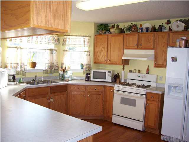 6740 Baxley Road Milton, FL 32570 - Photo 7 of 8 Kitchen - view 2