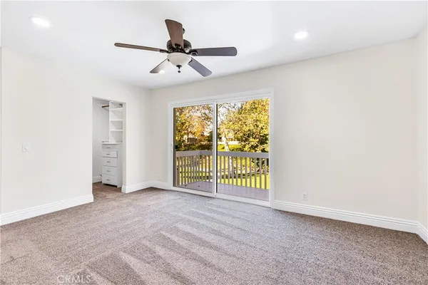 a view of empty room with front door