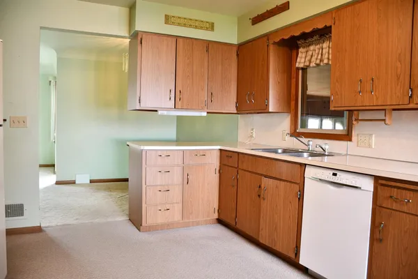 $450,000 | 1532 South Shore Drive, Worthington, MN 56187