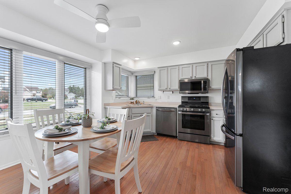 2383 Cranbrook Road Canton, MI 48188 - Photo 9 of 24 Newer SS appliances