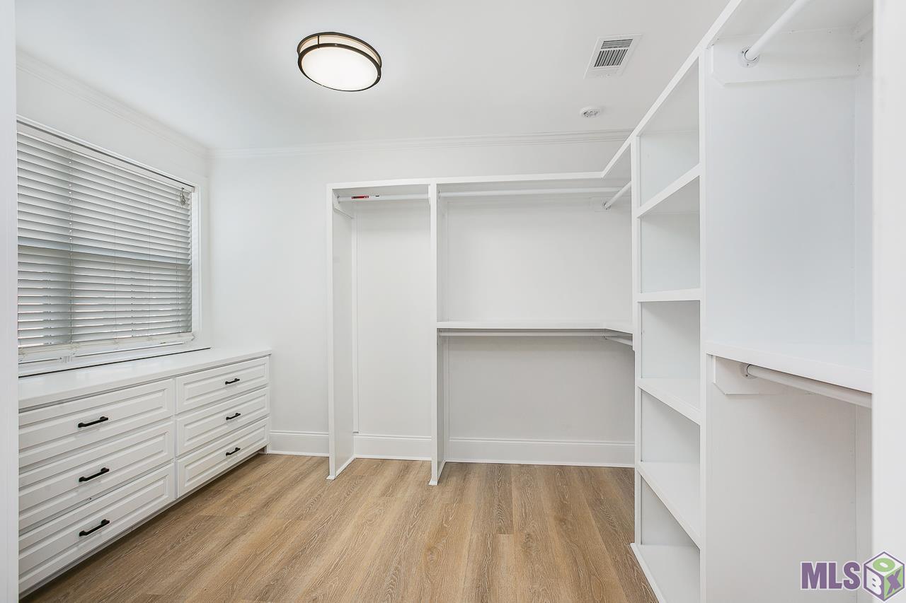9224 Rose Place Baton Rouge, LA 70809 - Photo 14 of 30 Master Closet