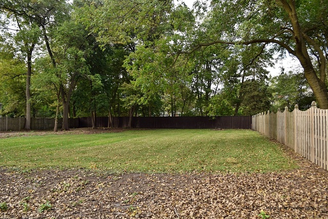 617 Peck Road Geneva, IL 60134 - Photo 4 of 9