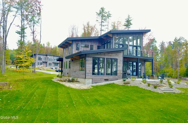 $2,200,000 | 18 South Eagle Ridge, Diamond Point, NY 12824