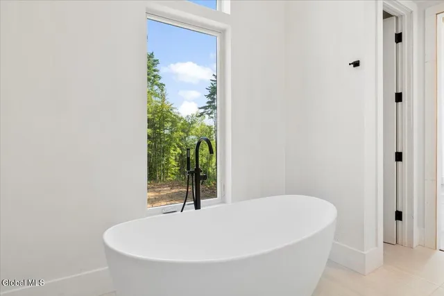 $2,200,000 | 18 South Eagle Ridge, Diamond Point, NY 12824