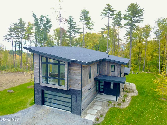 $2,200,000 | 18 South Eagle Ridge, Diamond Point, NY 12824