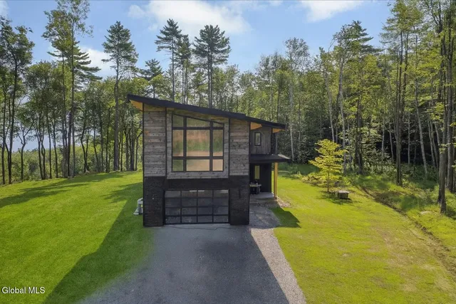 $2,200,000 | 18 South Eagle Ridge, Diamond Point, NY 12824