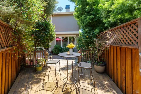 $1,290,000 | 68 Pinheiro Circle, Novato, CA 94945