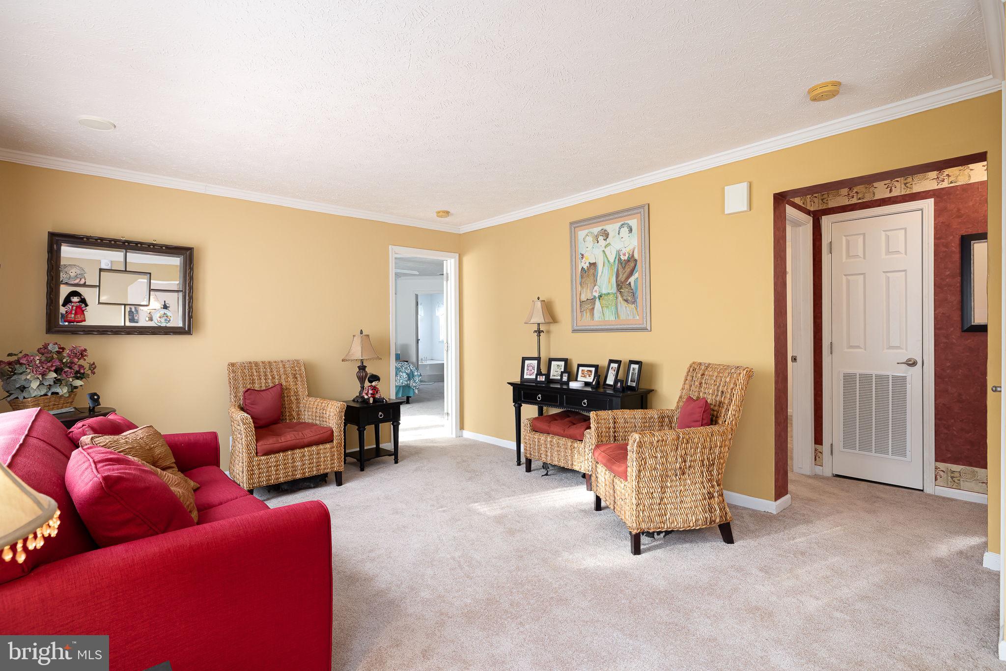 11601 Orange Plank Road Locust Grove, VA 22508 - Photo 14 of 36 Living room