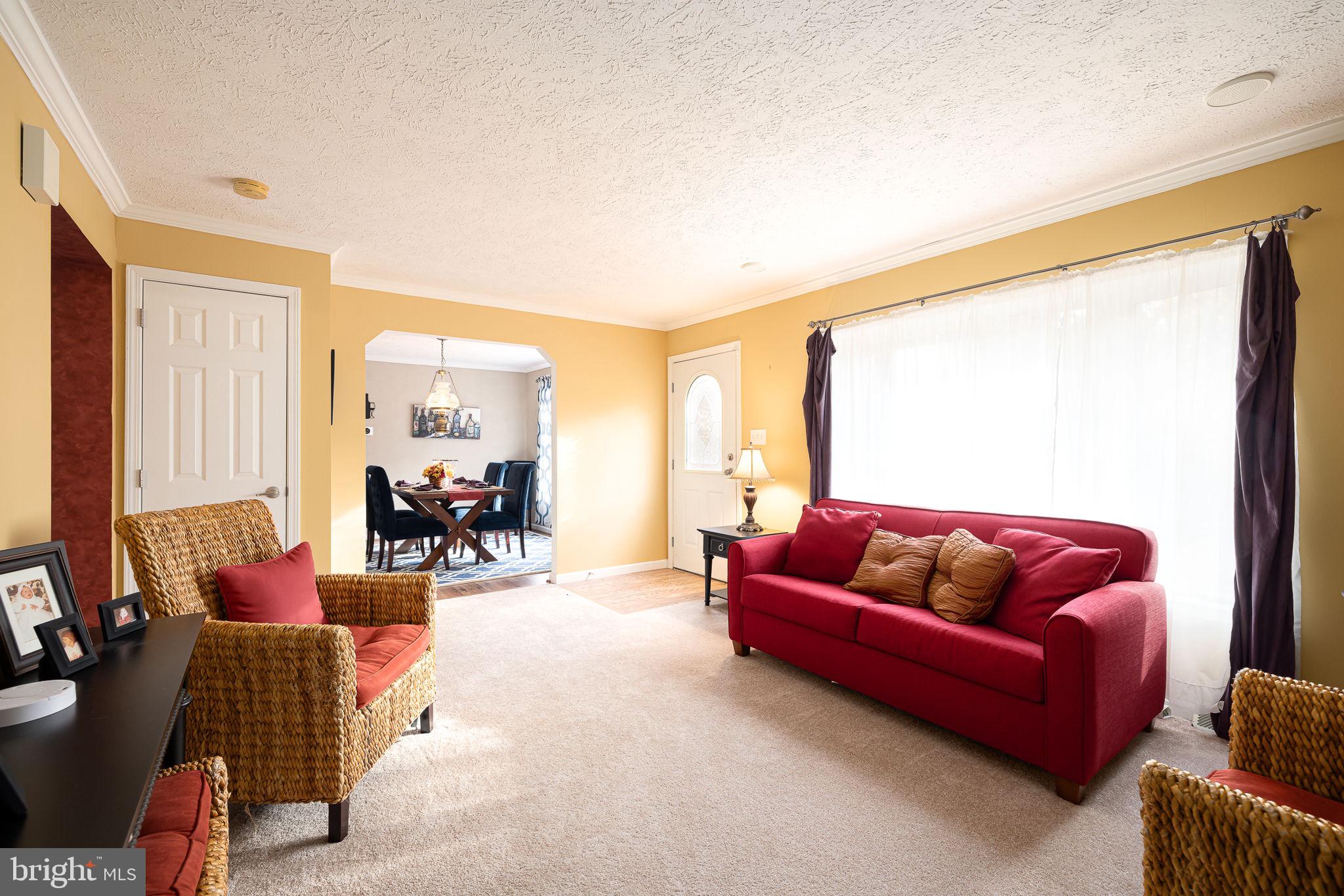 11601 Orange Plank Road Locust Grove, VA 22508 - Photo 16 of 36 Living room