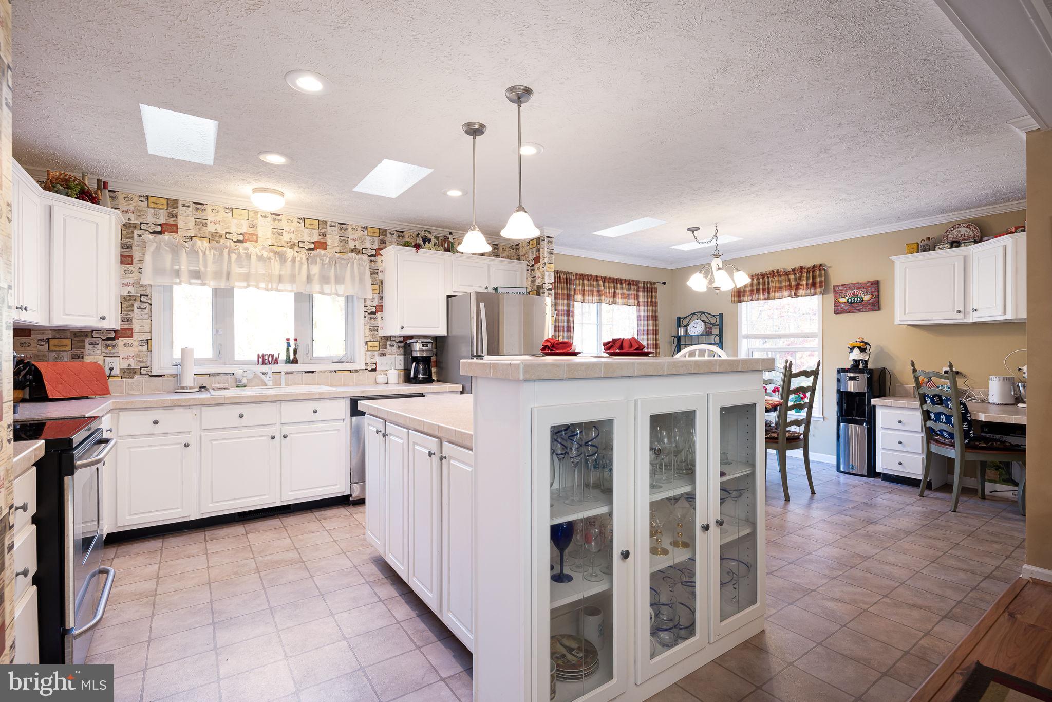Lots of natural light thru the skylights.