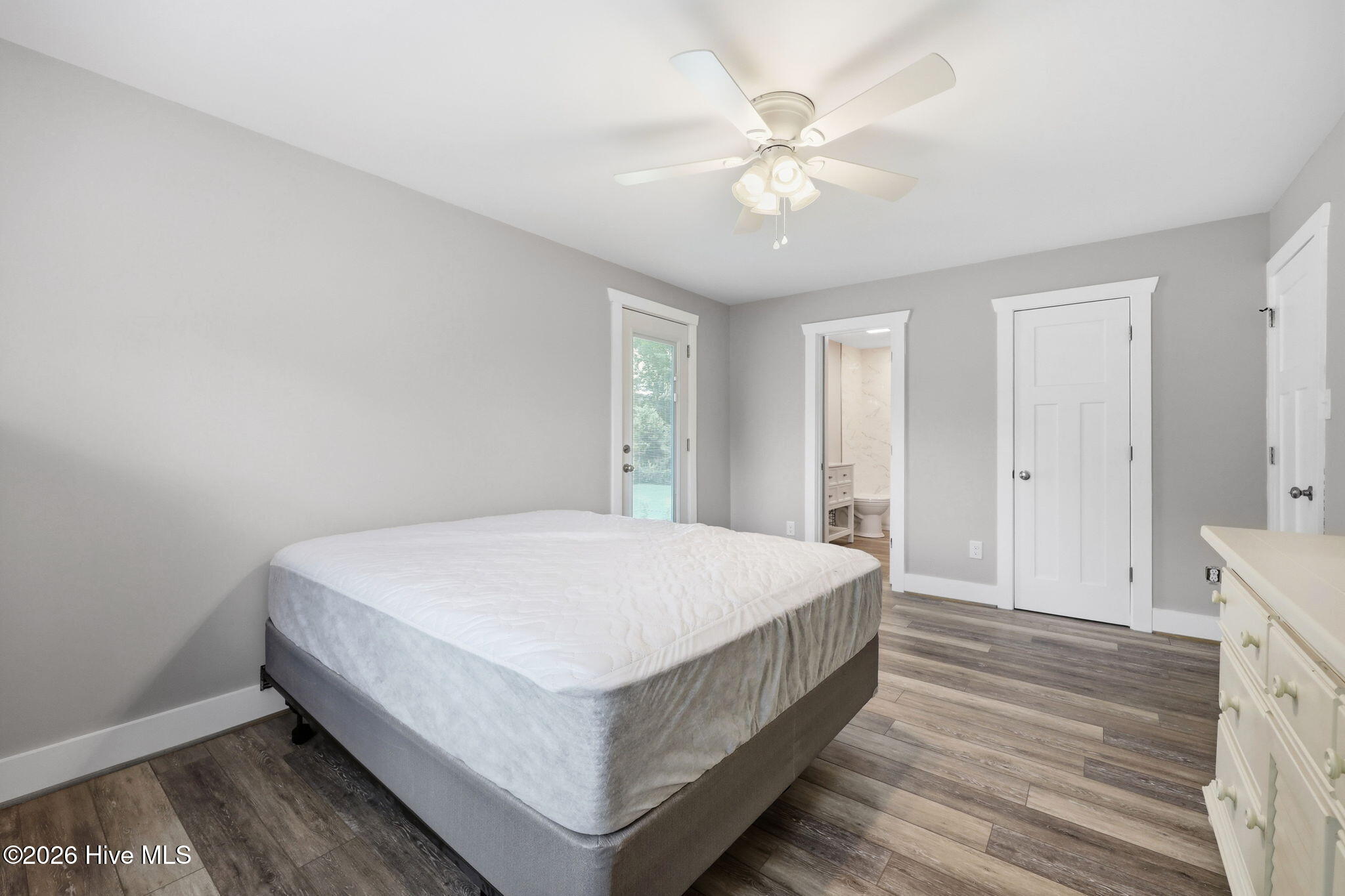 700 Robin Road Morehead City, NC 28557 - Photo 24 of 41 Principal bedroom