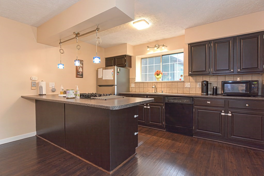49 East Bluff Road, Unit 49 Ashland, MA 01721 - Photo 2 of 22 Gallery Image 2