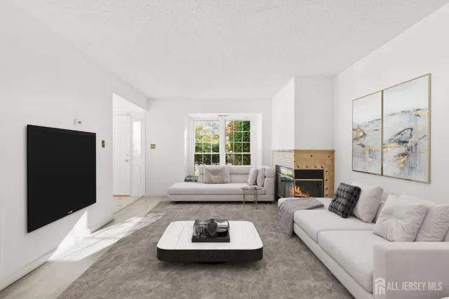 $449,000 | 84 Goodwin Drive, North Brunswick, NJ 08902