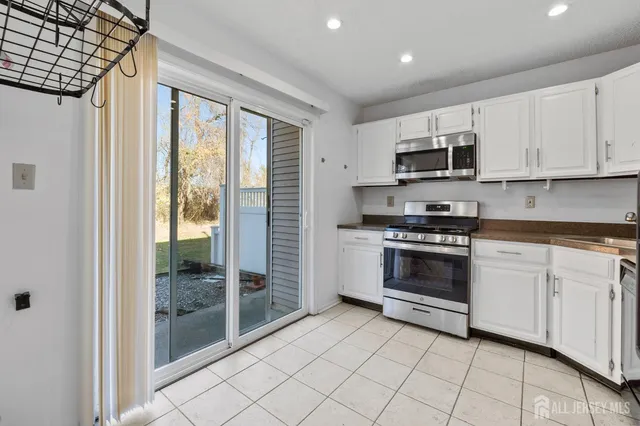 $449,000 | 84 Goodwin Drive, North Brunswick, NJ 08902