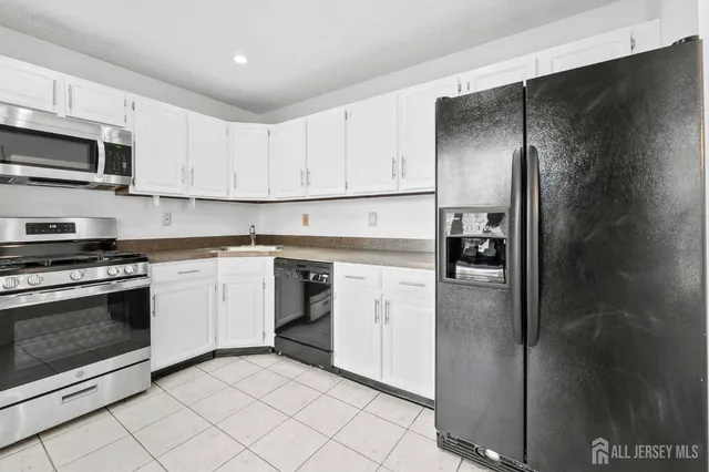 $449,000 | 84 Goodwin Drive, North Brunswick, NJ 08902