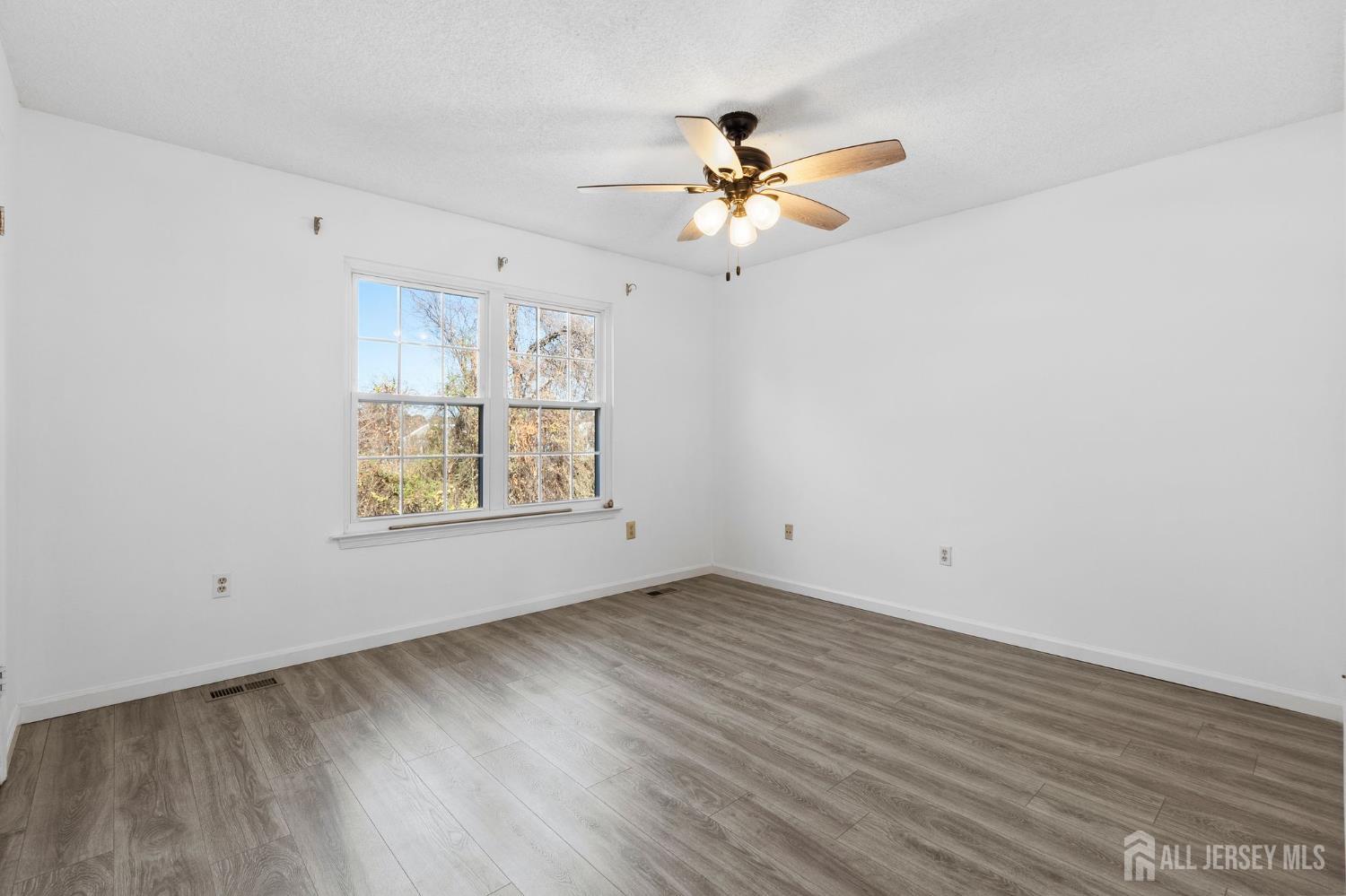 84 Goodwin Drive North Brunswick, NJ 08902 - Photo 27 of 41