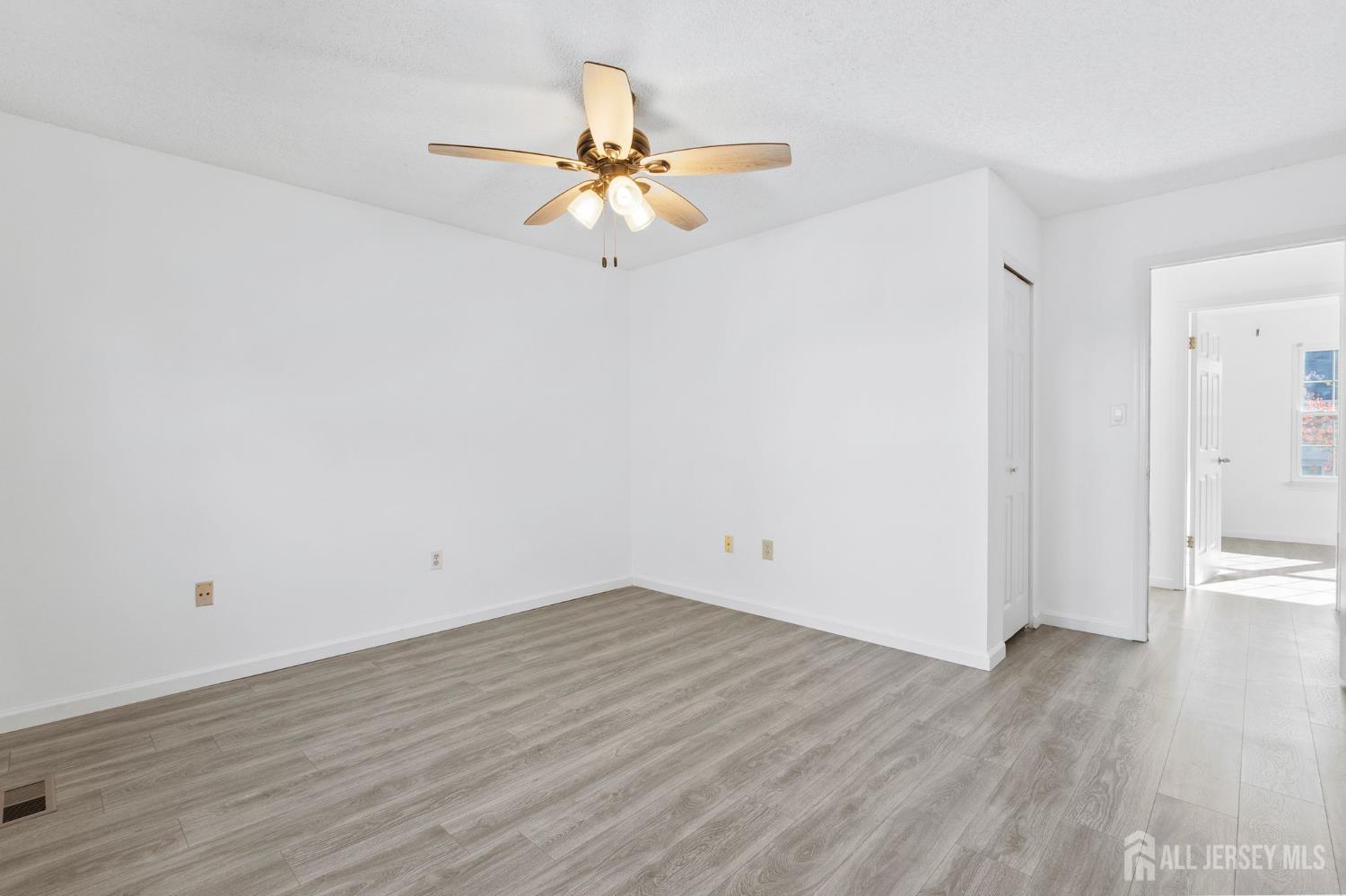 84 Goodwin Drive North Brunswick, NJ 08902 - Photo 28 of 41