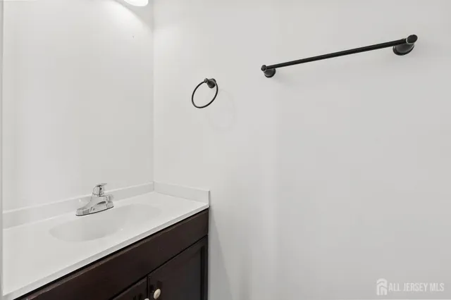 $449,000 | 84 Goodwin Drive, North Brunswick, NJ 08902